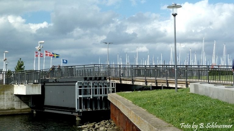 Sperrwerk zum Yachthafen